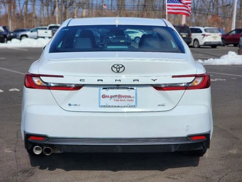 Used 2025 Toyota Camry SE image 6