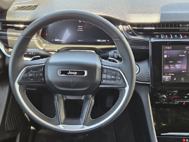 Used 2025 Jeep Grand Cherokee L Altitude AWD/4WD image 26