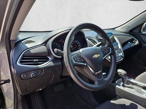 Used 2024 Chevrolet Malibu LT FWD image 10
