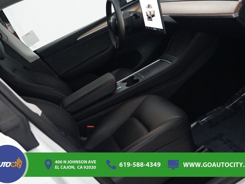 Used 2024 Tesla Model Y Long Range AWD/4WD image 8