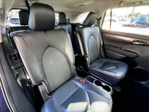 Used 2023 Toyota Highlander Limited AWD/4WD image 27