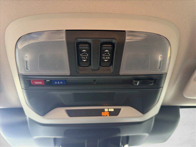 Used 2025 Subaru Crosstrek 2.5i Premium AWD/4WD image 19