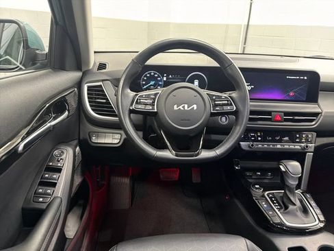Certified 2024 Kia Seltos SX w/ SX Sunroof Package AWD/4WD image 19