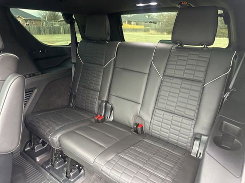 Used 2024 Cadillac Escalade Premium Luxury Platinum AWD/4WD image 38