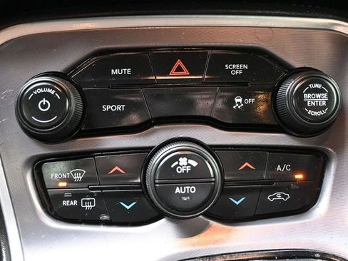 Used 2020 Dodge Challenger SXT RWD image 25