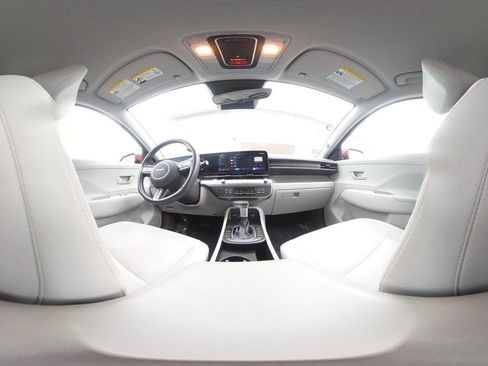 Used 2025 Hyundai Kona SEL image 38