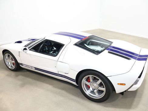 Used 2005 Ford GT image 8