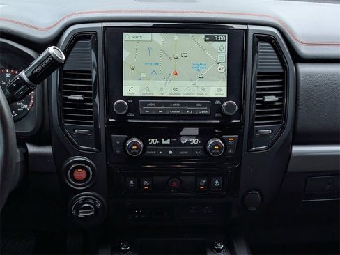 Used 2024 Nissan Titan PRO-4X w/ Pro-4x Convenience Package image 13