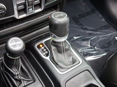 Certified 2021 Jeep Wrangler Unlimited Sahara w/ Cold Weather Group image 15