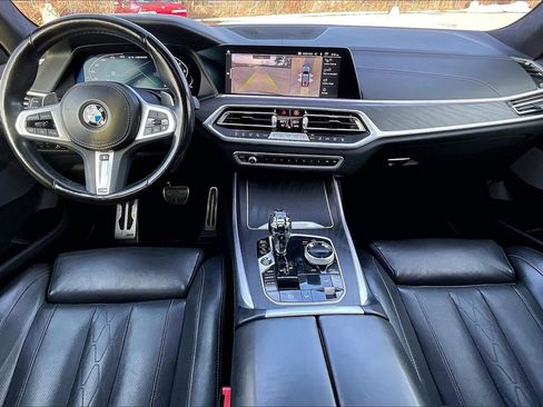 Used 2022 BMW X7 M50i w/ Executive Package image 15