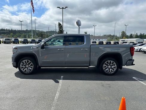 Used 2025 GMC Sierra 1500 Denali AWD/4WD image 5