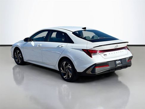 Certified 2025 Hyundai Elantra Sport FWD image 10