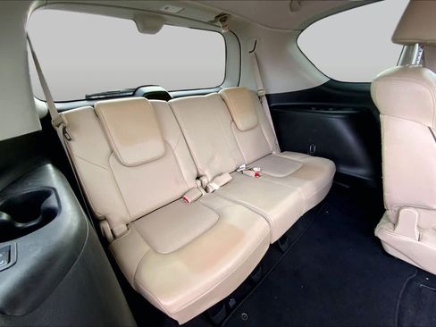 Used 2021 Nissan Armada Platinum w/ Captain's Chairs Package RWD image 18