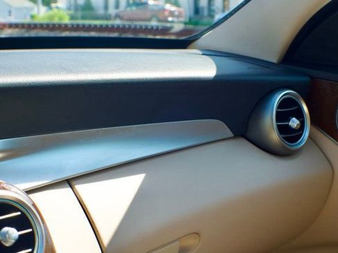 Used 2015 Mercedes-Benz C 300 4MATIC Sedan image 49