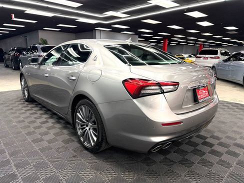 Used 2021 Maserati Ghibli RWD image 11