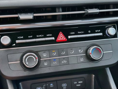 Certified 2025 Hyundai Santa Cruz SE AWD/4WD image 9