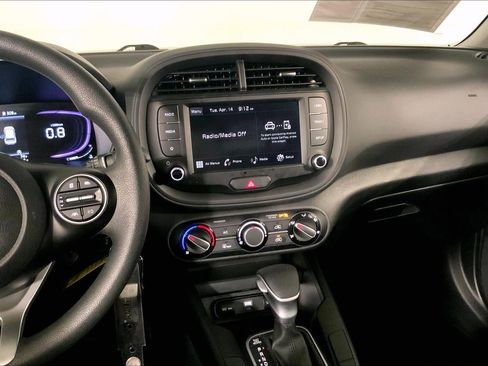 Certified 2025 Kia Soul LX image 6