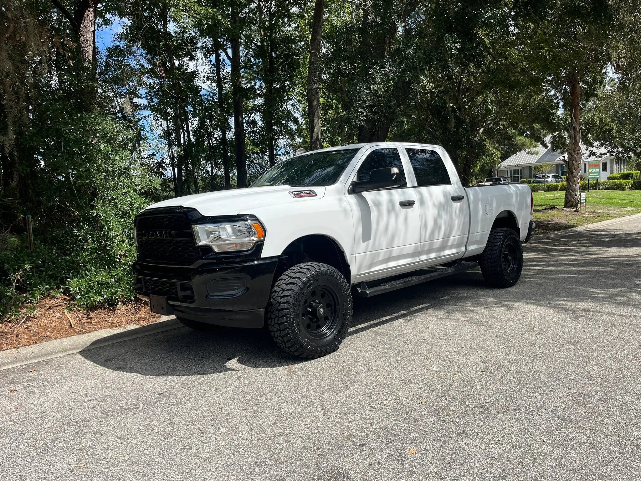 Used 2019 RAM 2500 Tradesman w/ Chrome Appearance Group AWD/4WD image 9
