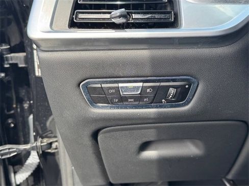 Used 2023 BMW X7 xDrive40i image 30
