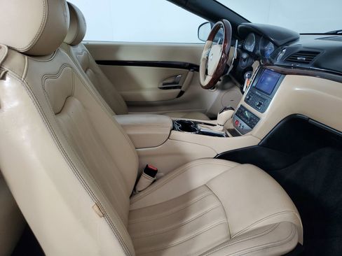 Used 2013 Maserati GranTurismo Sport image 24