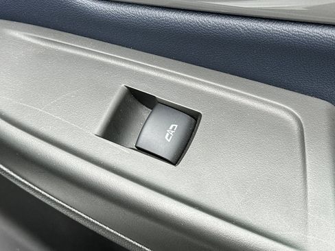 Used 2022 Chevrolet Bolt EUV LT w/ Convenience Package image 23