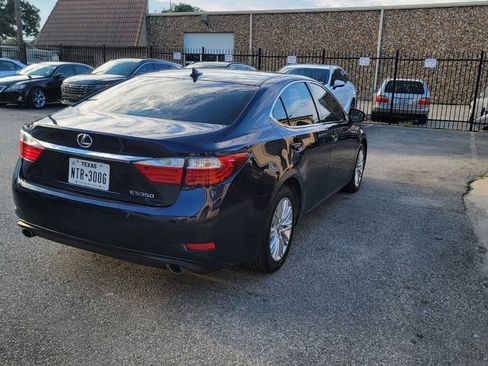 Used 2013 Lexus ES 350 w/ Luxury Pkg FWD image 6