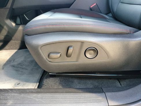 Used 2024 Chevrolet Equinox EV RS image 15