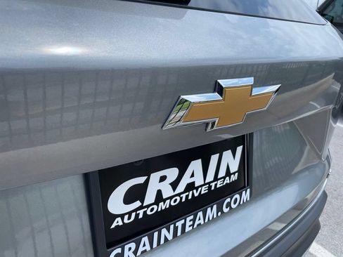 Used 2025 Chevrolet Trax LT FWD image 32
