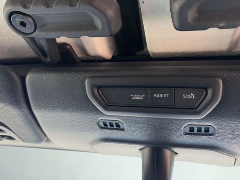 Used 2022 Jeep Gladiator Sport AWD/4WD image 25