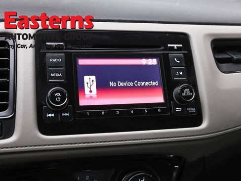 Used 2021 Honda HR-V LX image 17