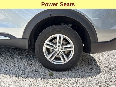 Used 2023 Ford Explorer XLT AWD/4WD image 8