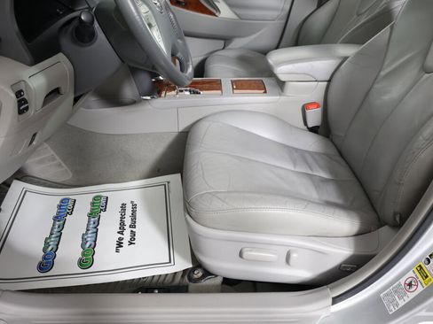 Used 2011 Toyota Camry XLE image 13