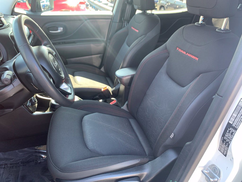 Used 2023 Jeep Renegade Trailhawk AWD/4WD image 14