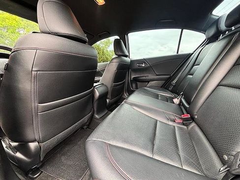 Used 2017 Honda Accord Sport Special Edition image 30