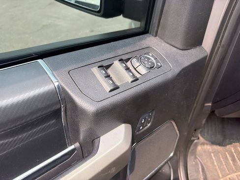 Used 2018 Ford F150 Lariat w/ Equipment Group 502A Luxury AWD/4WD image 18