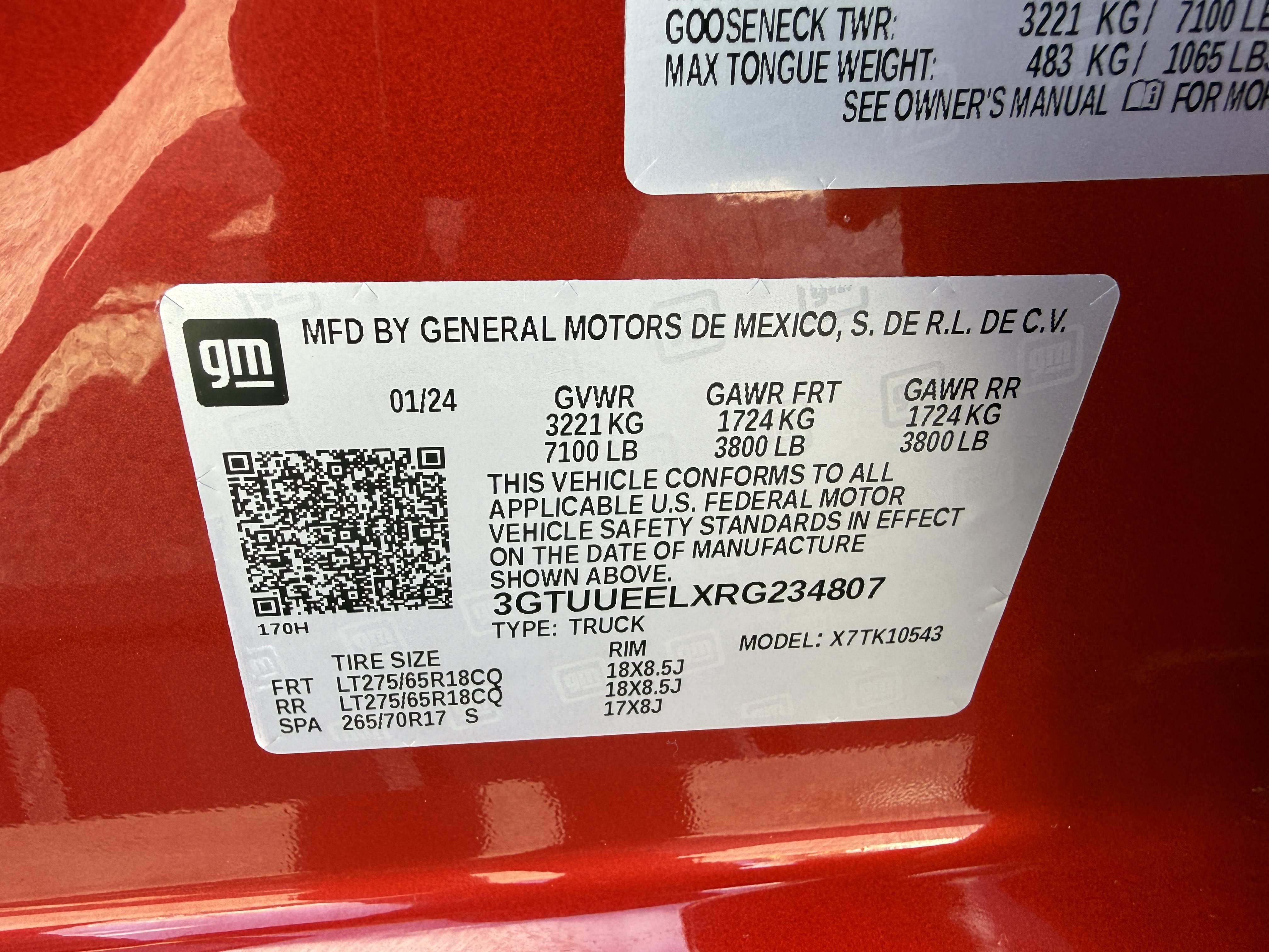 Used 2024 GMC Sierra 1500 AT4 w/ Technology Package AWD/4WD image 10