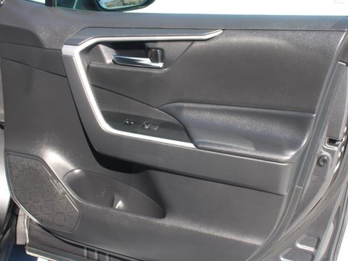 Used 2024 Toyota RAV4 XLE FWD image 19