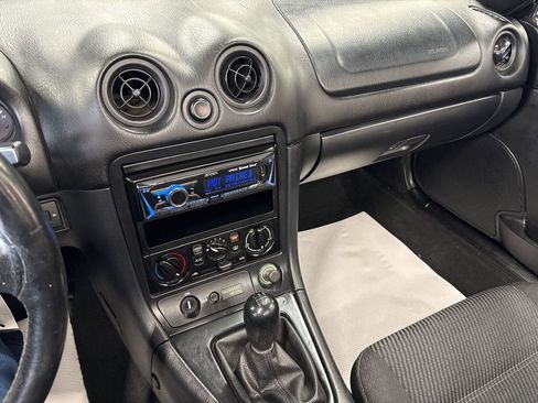 Used 2000 MAZDA MX-5 Miata image 37