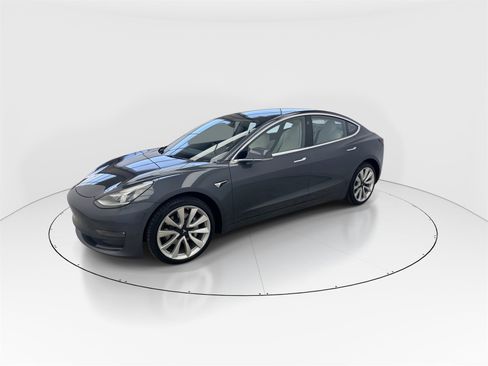 Used 2018 Tesla Model 3 Long Range image 4