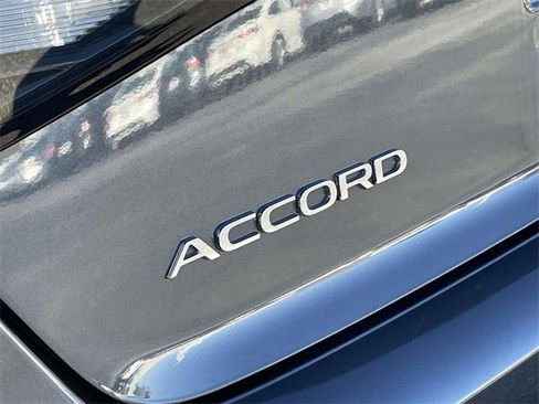 Used 2024 Honda Accord Touring image 11