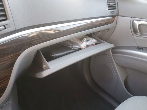 Used 2011 Hyundai Santa Fe GLS image 20