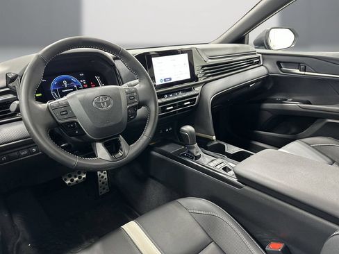 Used 2026 Toyota Camry SE FWD image 13