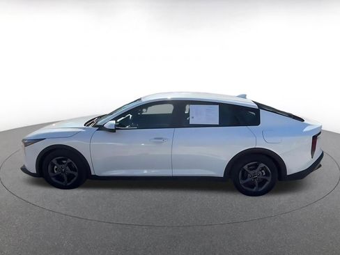 Used 2025 Kia K4 LXS image 9