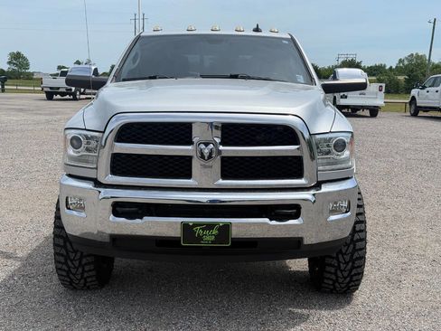 Used 2018 RAM 3500 Laramie w/ Snow Chief Group AWD/4WD image 2