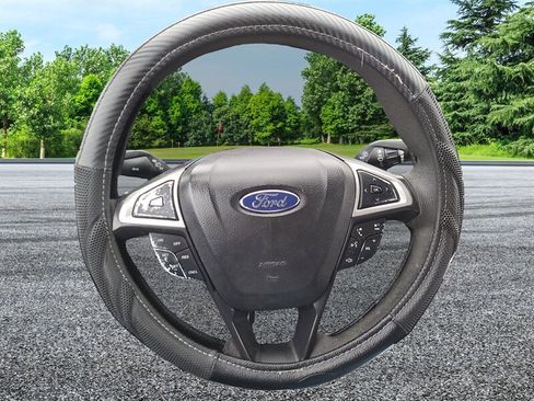 Used 2013 Ford Fusion SE image 16