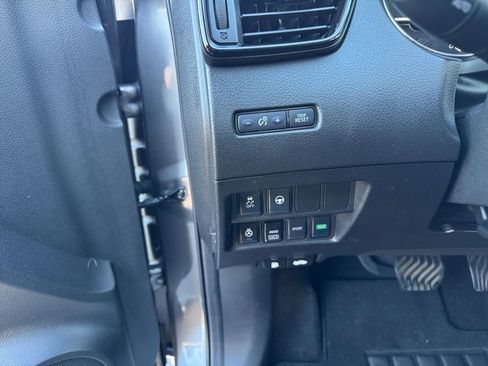 Used 2020 Nissan Rogue Sport SL w/ Premium Package image 21