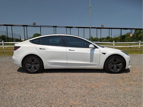 Used 2023 Tesla Model 3 Standard Range RWD image 4