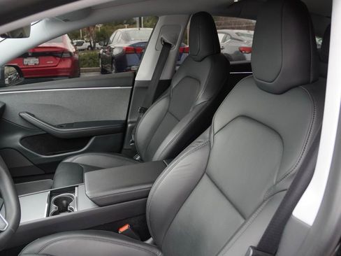 Used 2025 Tesla Model 3 Long Range image 10