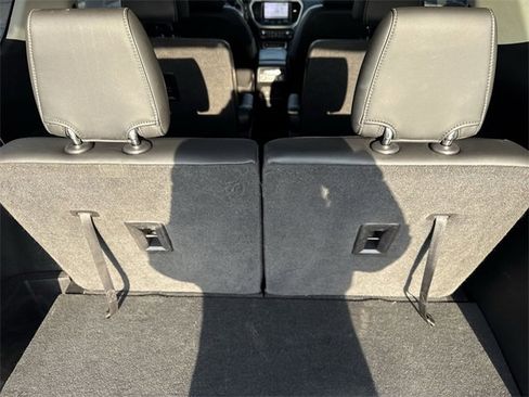 Used 2021 GMC Acadia Denali w/ Denali Ultimate Package image 27