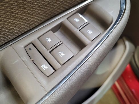 Used 2018 Chevrolet Cruze LT w/ Convenience Package image 27